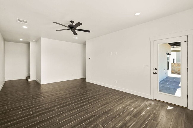 Building Photo - Single Family Home