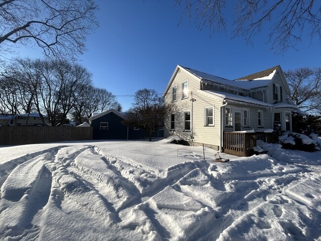 Building Photo - 567 Britton Rd