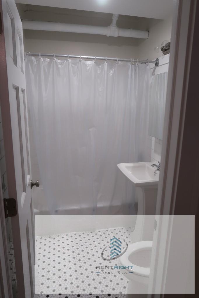 Building Photo - 4825 N Talman Ave