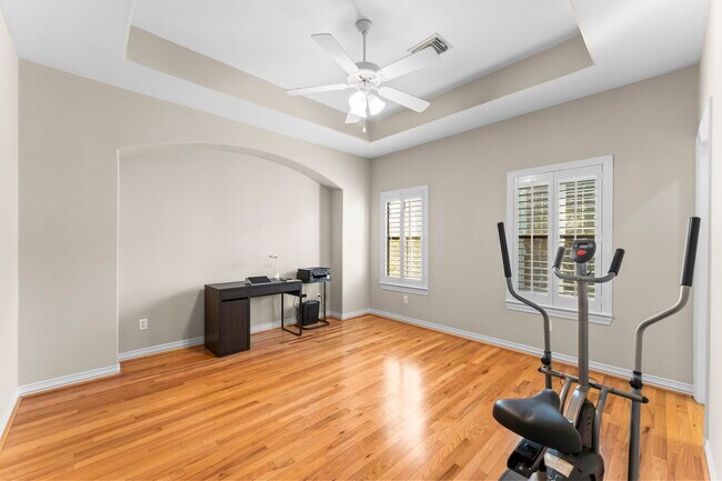 Building Photo - 9910 Orchard Ct