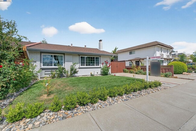 Primary Photo - 1810 Peary Way