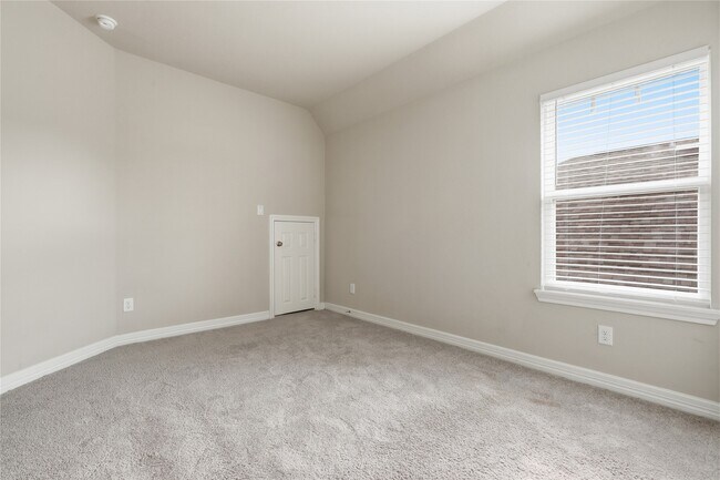 Building Photo - 2638 Settler Hl Dr
