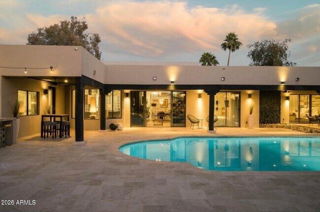 Building Photo - 8011 E Larkspur Dr