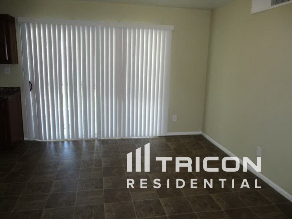 Building Photo - 3827 W Gelding Dr