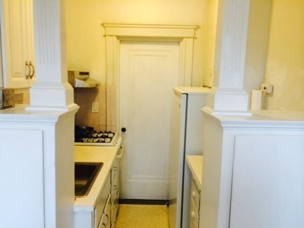 Building Photo - 116 Riverway