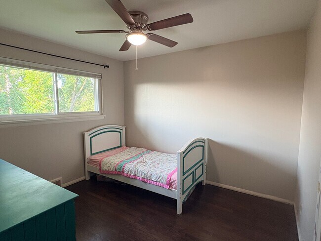 Building Photo - 10415 Antrim Dr