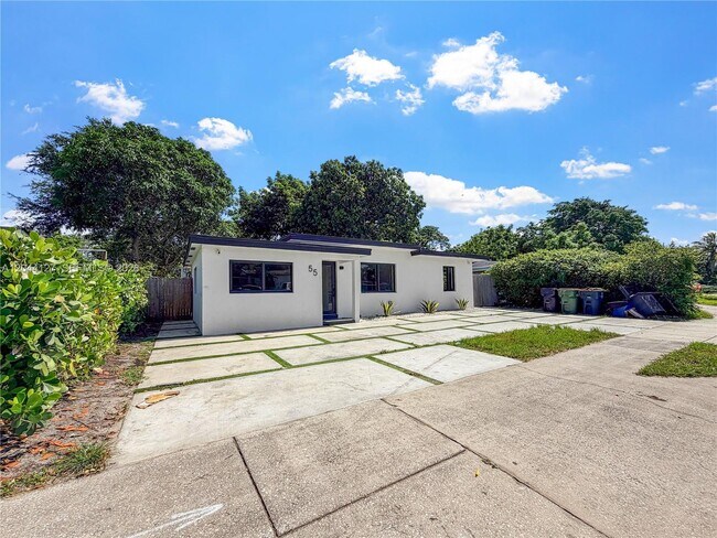 Building Photo - 55 NW 125th St