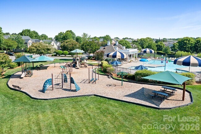Building Photo - 2059 Blue Iris Dr