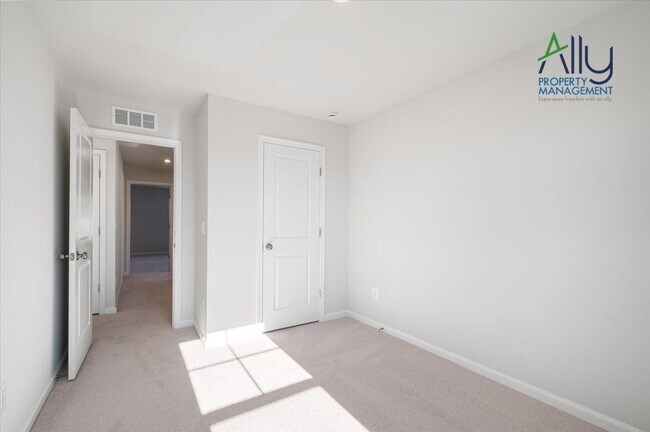 Building Photo - 54 Sophie Kathryn Dr