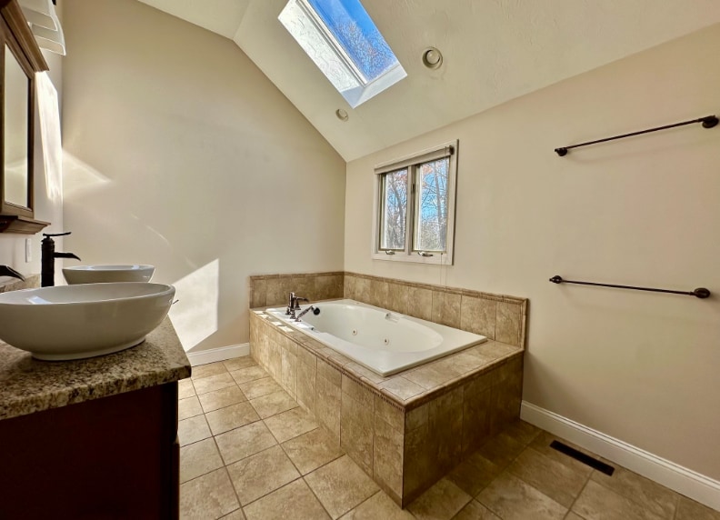 Building Photo - 29 Draper Cir