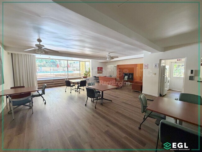 Building Photo - 6275 Canterbury Dr