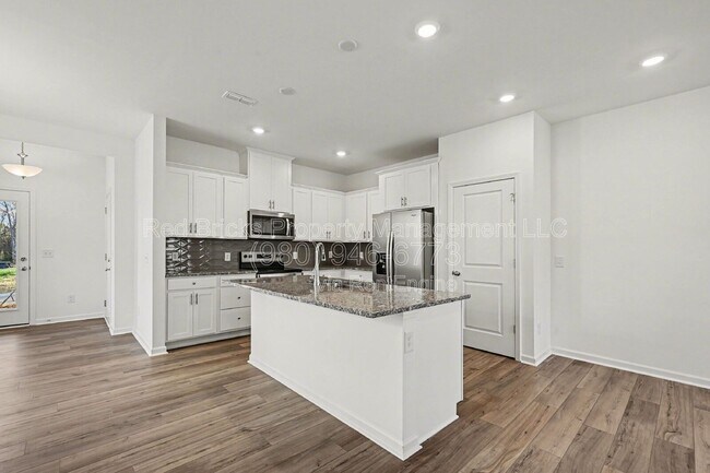 Building Photo - 2124 Cobble Ct