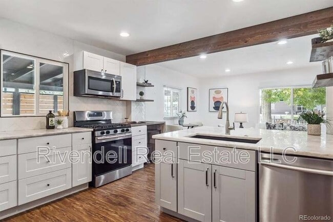 Building Photo - 1882 S Michigan Way