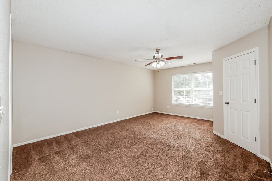 Building Photo - 707 Deer Trail Dr