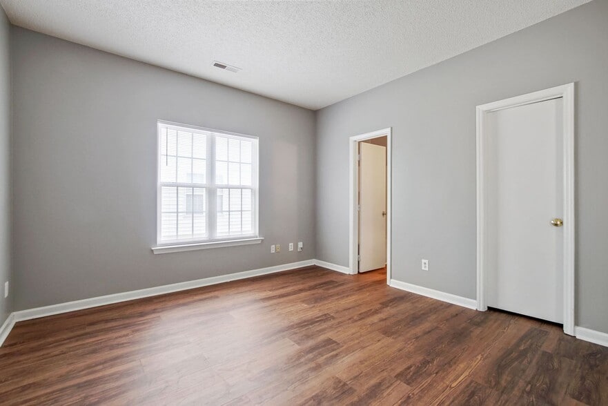 Building Photo - 1117 Aaron Dr