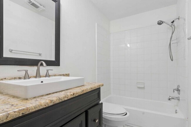 Building Photo - 10418 Iris Lake Ct