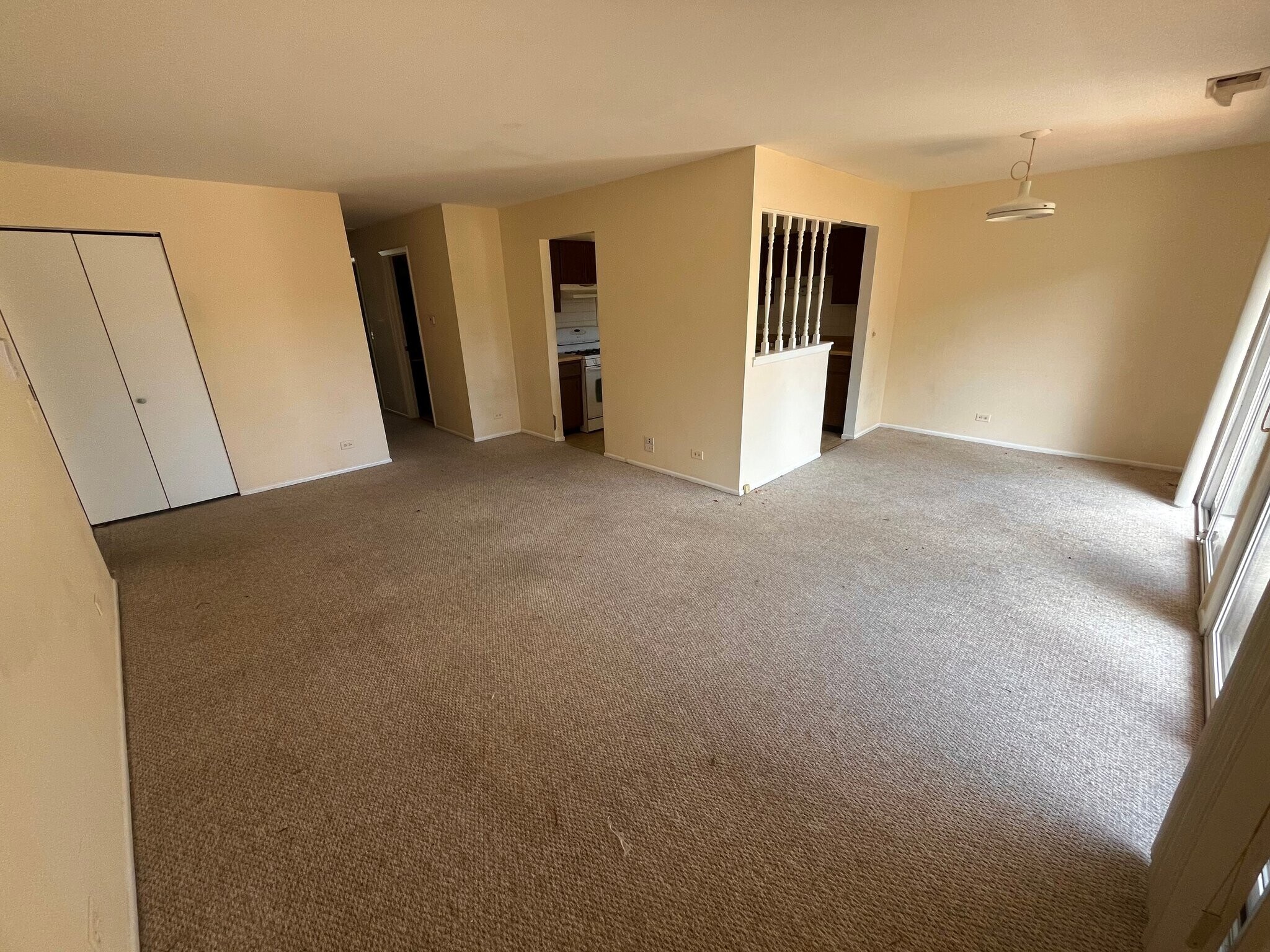 Building Photo - 1054 Deerpath Ct