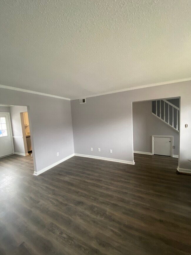 Building Photo - 422 Muirs Chapel Rd