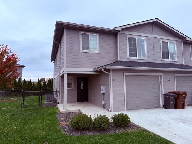 Building Photo - 215 N 76th Ave