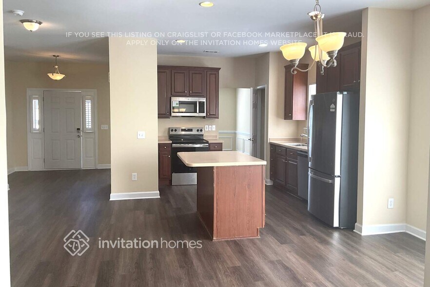 Building Photo - 1214 Mallory Ln