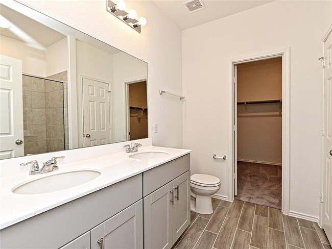 Building Photo - 1625 Holly Lk Dr