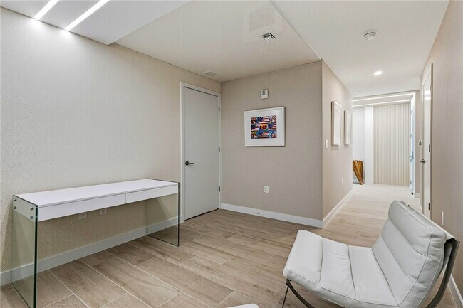 Building Photo - 900 N Ocean Blvd