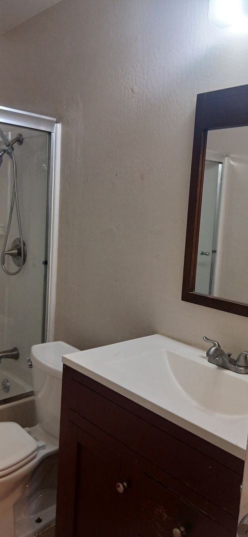 Building Photo - Tabor Oaks