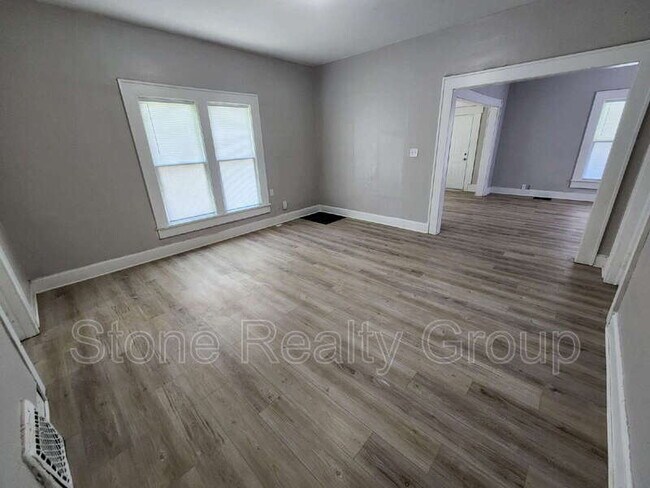 Building Photo - 2118 2nd Ave