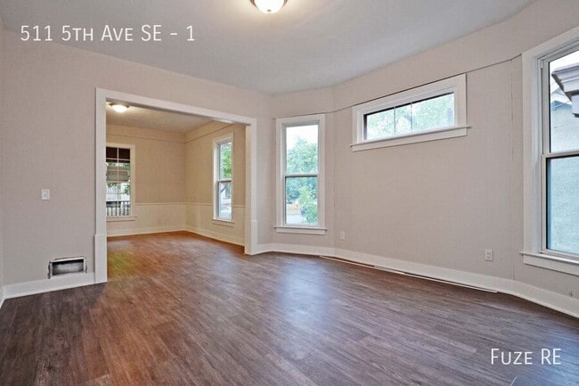 Building Photo - 511 5th Ave SE