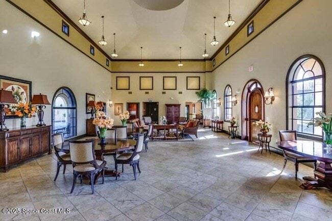 Building Photo - 708 Ventura Dr