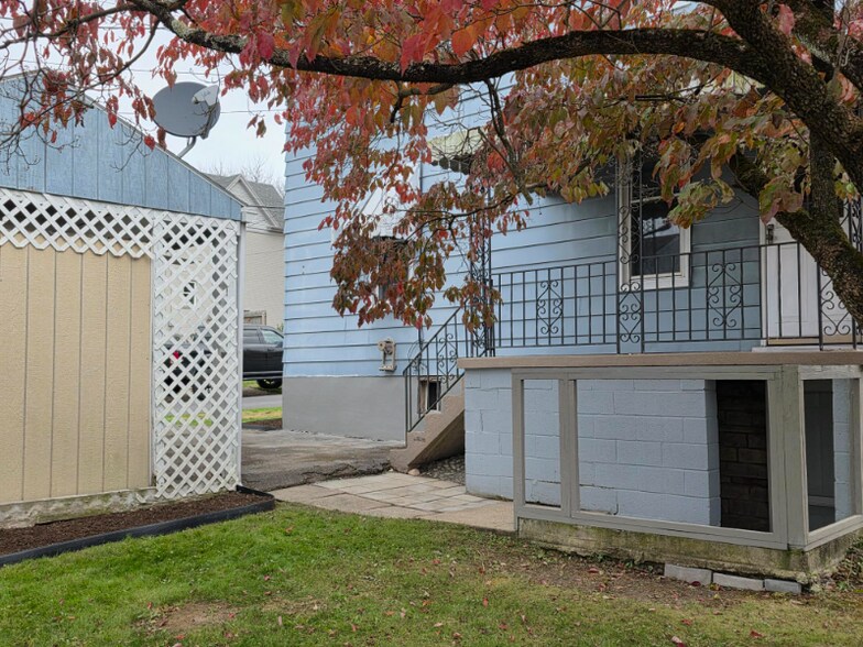 Building Photo - 1704 Broad St