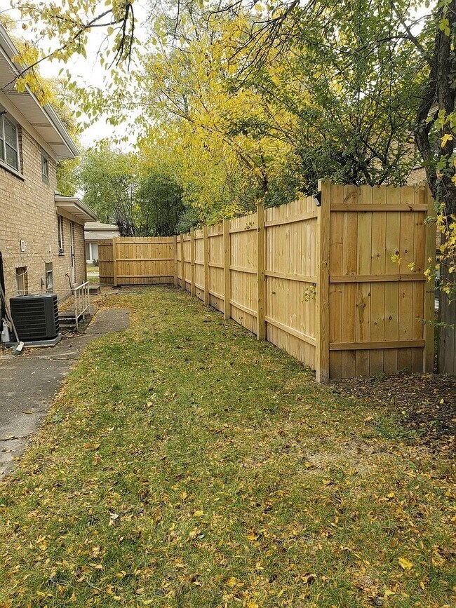 Building Photo - 312 Sunset Dr