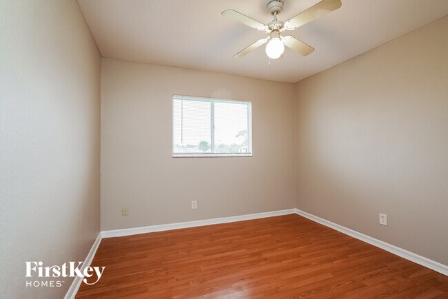 Building Photo - 2613 Van Buren Pkwy