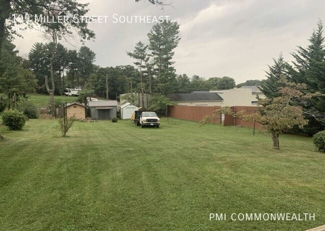 Building Photo - 109 Miller St SE