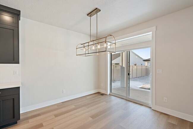 Building Photo - 4497 N Girasolo Ave