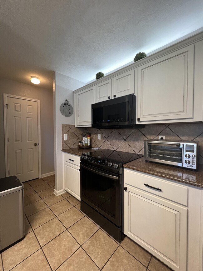 Building Photo - 646 Lynx Mountain