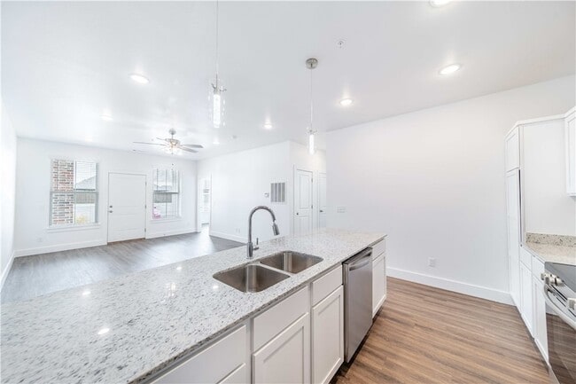 Building Photo - The Benton -  200 Ryan Unit Garland | Crittenden