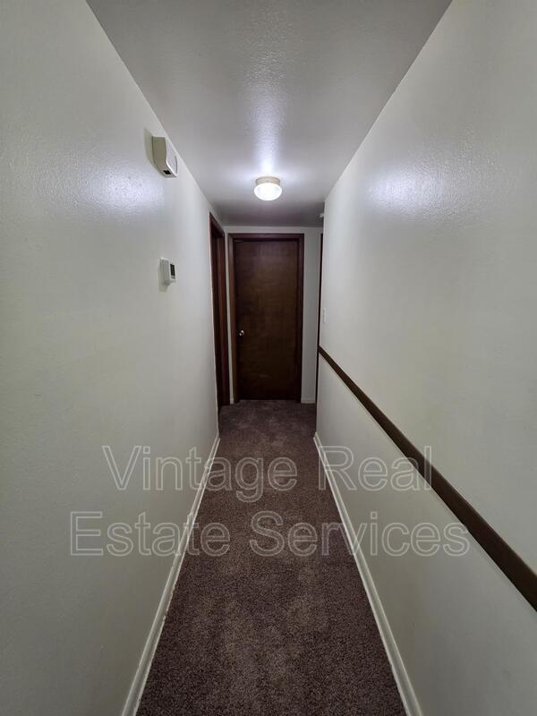 Building Photo - 1103 N Crystal Terrace