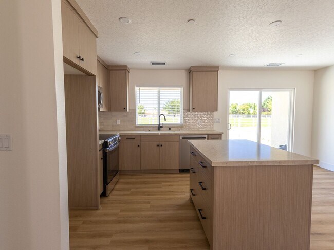 Building Photo - SPRING VALLEY LAKE EQUESTRIAN AREA - BRAND NEW CONSTRUCTION 3 BEDROOM