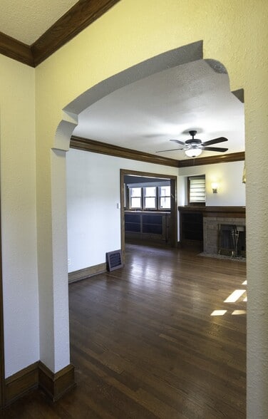 Building Photo - 3260 N 50th St