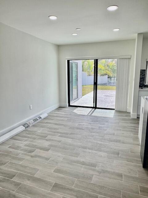 Building Photo - 10075 Yamato Rd