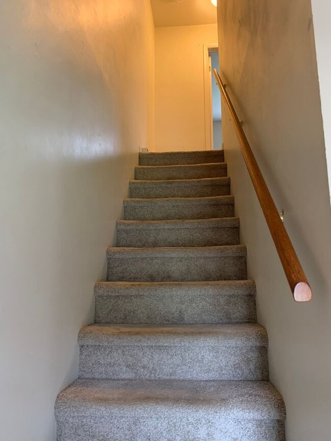 Building Photo - Available June 1st | 2 Bedroom Townhouse