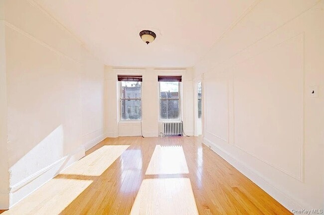 Building Photo - 611 Bainbridge St.