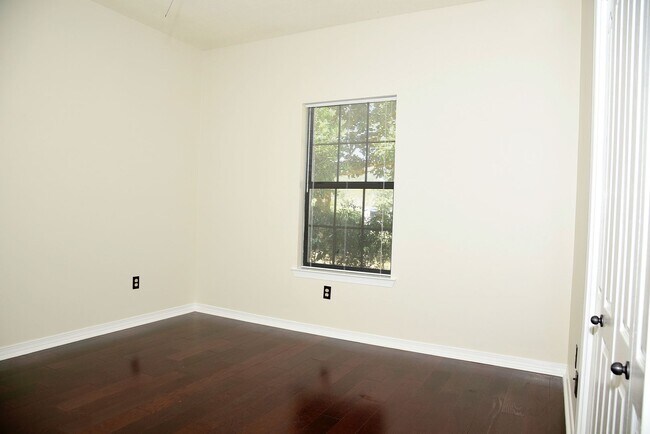 Building Photo - Spacious 4 Bedroom in Southwind at Bluewater Bay!
