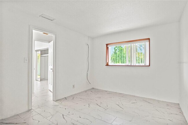 Building Photo - 17511 Canal Shores Dr