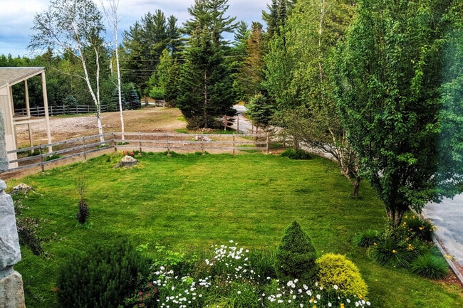 Building Photo - 140 Paquette Cir