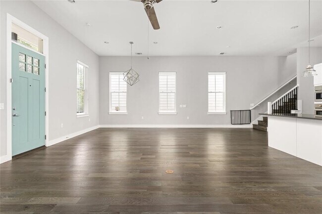 Building Photo - 4810 Springdale Rd