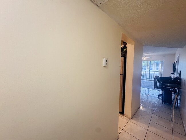 Building Photo - 8025 S Colony Cir