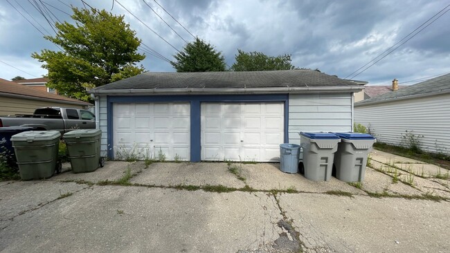 Building Photo - 84th Street  3531-3533
