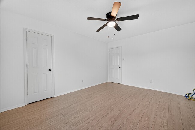 Building Photo - 6654 Stonefort Ct